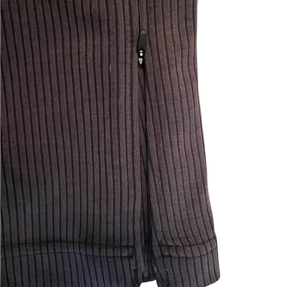 NWOT Ribbed Softstreme Zip-Leg High-Rise
Cropped Pant 25" 
black color

Sf/pf - Picture 9 of 10